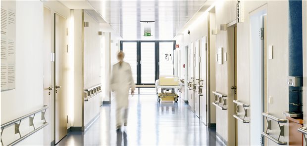 Verlassener Krankenhausflur