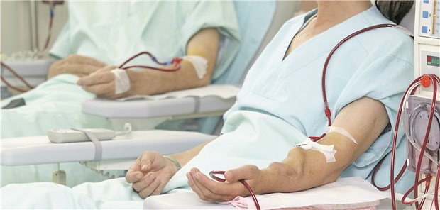 Dialyse: Besonders Patienten mit multiplem Myelom waren nach der systemischen Krebstherapie von akuter Nierenschwäche betroffen.