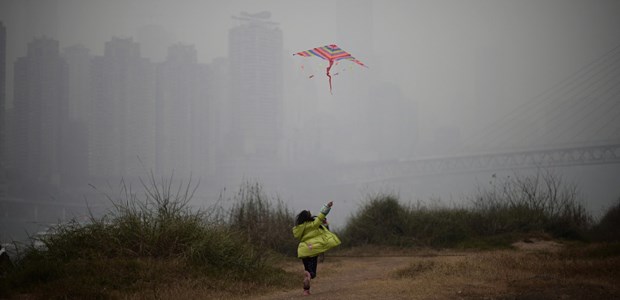 Kliniken wegen Smogs überfüllt Dicke Luft am Montag in Chongqing.