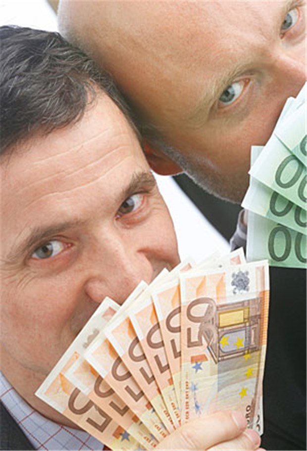 Provisionsexzesse bei privaten Krankenversicherern Dicke Provisionen für Makler in der PKV stößt der Bundesregierung sauer auf.