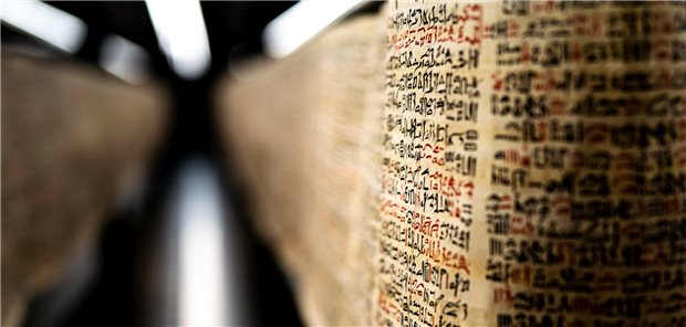Die 20 Meter lange Papyrusrolle dokumentiert 3500 Jahre altes Heilwissen.