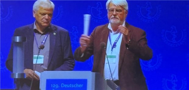 Die 75a-Förderung hat den Nachteil, dass die Ärztinnen und Ärzte sie über die KV zur Hälfte selbst finanzieren müssen, sagte Prof. Henrik Herrmann am Donnerstag in Leipzig.