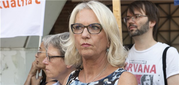 Die Ärztin Bettina Gaber im Juni dieses Jahres vor dem Berliner Amtsgericht, wo sie sich mit einer Kollegin wegen illegaler Werbung für Schwangerschaftsabbrüche verantworten musste.