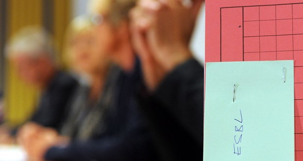 Tote Frühchen: Klinikleitung unter Beschuss Die Akte ESBL: In Bremen geht die Suche nach der Ursache für den Tod der Frühchen weiter.