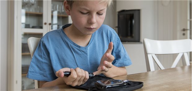 Mehr Diabetes-Erkrankungen bei Kindern und Jugendlichen Die Anzahl der Kinder und Jugendlichen mit Diabetes steigt und so gehört für immer mehr Unter-18-Jährige die regelmäßige Blutzuckermessung zum Alltag.