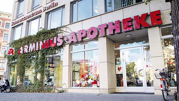 Carpe diem am Prenzlauer Berg Die Arminius-Apotheke befindet sich im gleichen Gebäude wie das große Berliner Schmerzzentrum.
