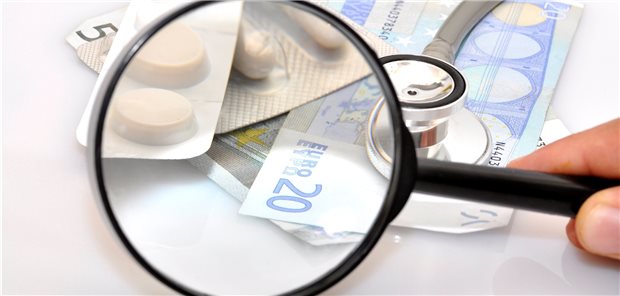 EU-Preisreferenz kann Ausgabenbremse sein Die Arzneimittelausgaben in der GKV sind im Vorjahr auf 43,4 Milliarden Euro gestiegen. Die Autoren des AVR-Reports sehen weitere Einsparpotenziale.