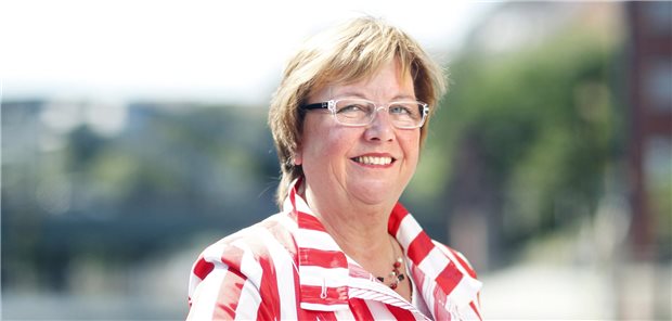 Besser Pflegekräfte fragen als Klinik-Geschäftsführer „Die Attraktivität liegt nicht primär in der Digitalisierung, sondern in den Arbeitsbedingungen“, betont Professorin Christel Bienstein, Präsidentin des Deutschen Berufsverbandes für Pflegeberufe, beim Medica Econ Forum der Techniker Krankenkasse.