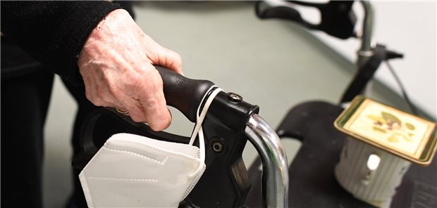 Die Ausschüsse des Bundesrates empfehlen für investorengetragene Pflegeheimbetreiber weitergehende Regulierungen. Begründung: Dort herrschten „in besonderem Maße Renditeerwartungen, die einer nachhaltigen Qualitätsentwicklung“ entgegenstehen könnten.