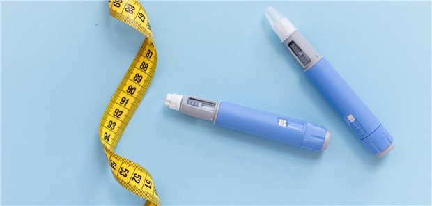 Draufsicht auf Drug Pen für Diabetiker, die antidiabetische Medikamente oder Anti-Adipositas-Medikamente enthalten.