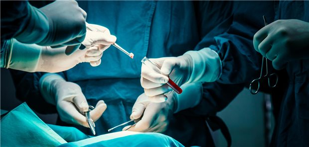 Die Autorinnen und Autoren resümieren, dass ihre multizentrische Studie keine starke Evidenz dafür ergab, dass die Ergebnisse gezielter Biopsien zu einem hohen Risiko für eine Überbehandlung führen könnten. 