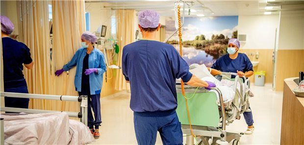 Barmer will mehr Vertragsarzt und weniger Krankenhaus Die Barmer fordert, dass Pflegekosten künftig wieder über die Klinik-DRG finanziert werden.