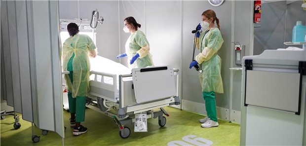 Wie Berlin 10.000 Pflegekräfte gewinnen will Die Berliner Krankenhausgesellschaft will mit einer Kampagne 10.000 Pflegekräfte bis 2030 gewinnen.