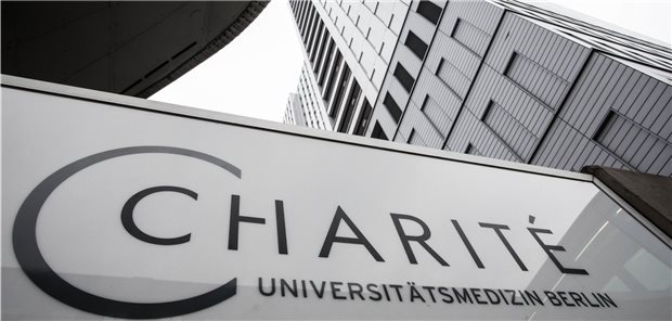Charité: Verluste in der Uni-Medizin, Schwarze Zahlen im Konzern Die Berliner Uniklinik Charité hat ein herausforderndes Jahr hinter sich.