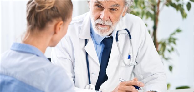 Die Beweislastumkehr zugunsten einer Patientin gilt nicht, wenn der Behandlungsfehler auf mangelnde Information zurückzuführen ist.