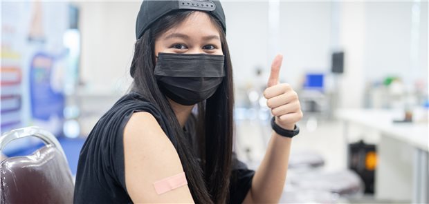 BioNTech-Studie bei Jugendlichen: 100 Prozent Wirksamkeit gegen COVID-19 Die BioNTech/Pfizer-Vakzine gegen COVID-19 hat nach Studiendaten ein tolerierbares Nebenwirkungsprofil.