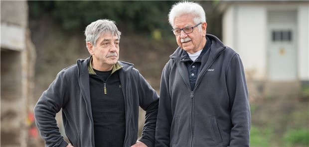 Die Brüder Bernd (l.) und Gerd Gasper haben ihre Häuser in Altenahr verloren.