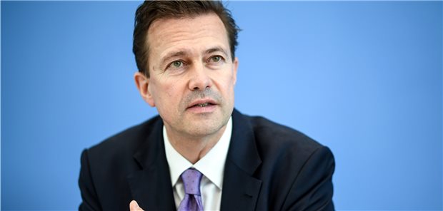 BMG hält dritte Corona-Impfung für „wahrscheinlich“ „Die Bürger können sicher sein, dass Bund und Länder sich vorbereiten auf das, was vorbereitet werden muss“, sagte Regierungssprecher Steffen Seibert zur Auffrischungsimpfung.