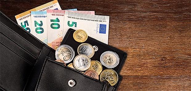 Grünes Licht für höhere Pflege-Löhne Die Bundesregierung strebt eine bessere Bezahlung der Pflegekräfte an.