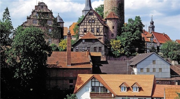 Die Burg in Schlitz liegt im Landkreis Vogelsberg. Der Kreis hat die niedrigste Bevölkerungsdichte in Hessen.