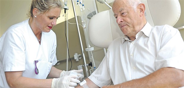 Die Chemotherapie sollte angepasst werden, wenn sie als Ursache einer Neuropathie vermutet wird.