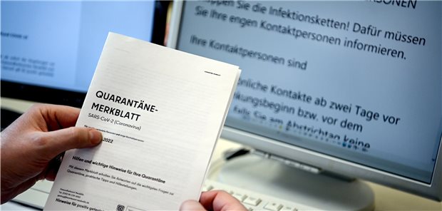 Lauterbach plant: 5 statt 7 Tage Corona-Isolation für Gesundheitsberufe Die Corona-Isolationsregeln sollen vereinfacht werden. Für Beschäftigte im Gesundheitswesen und der Pflege soll den Plänen Lauterbachs nach die Isolationsdauer verkürzt werden und dann nur noch fünf Tage betragen, sofern 48 Stunden vorher keine COVID-19-Symptome mehr aufgetreten sind.