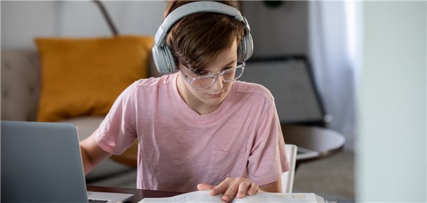 Die Corona-Pandemie hatte in den vergangenen beiden Jahren viele Schüler an den heimischen Schreibtisch gefesselt.