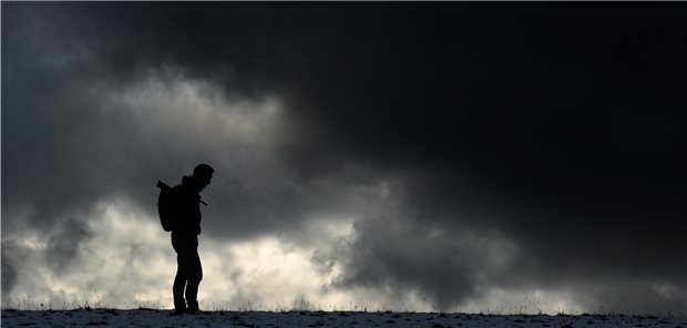 Dunkle Wolken am Horizont: Die Corona-Pandemie lässt die Zahl psychischer Leiden offenbar deutlich steigen: