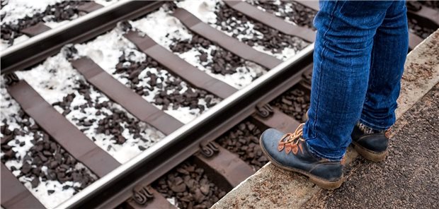 Forschung zum Umgang mit Suizidalität gefördert Die DGPPN erhält finanzielle Unterstützung für die Entwicklung zweier neuer S3-Leitlinien. Eine befasst sich mit dem Umgang mit Suizidalität.