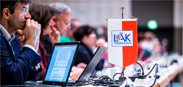 Ärzte sehen Gefahren durch Kommerzialisierung Die Debatte über den Leitantrag wurde von den Delegierten intensiv verfolgt.