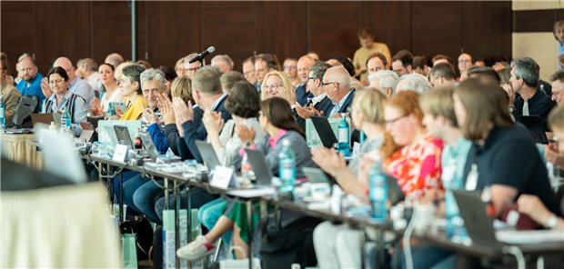 Die Delegierten bei der Frühjahrstagung des Hausärztinnen- und Hausärzteverbands in Köln: Unter anderem wurde dort am Freitag Dr. Wolfgang Ritter aus Bayern neu in den Bundesvorstand gewählt.