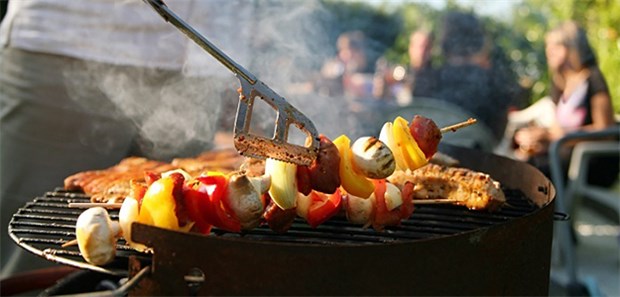 Wenn die Grillbürste zum Gesundheitsrisiko wird Die Deutschen lieben Grillen. Über die Gefahr von Drahtbürsten für die Gesundheit haben sich bisher nur wenige Gedanken gemacht.