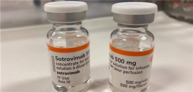 Die Durchstechflasche des monoklonalen Antikörpers Sotrovimab. Der Vertrieb erfolgt über Sternapotheken.