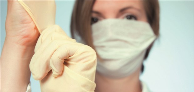 Hygiene-Leitfaden bei nCoV-Verdacht Die ECDC empfiehlt beim Umgang mit Patienten, die sich möglicherweise mit 2019-nCoV infiziert haben, unter anderem Handschuhe und einen Mundschutz zu tragen.