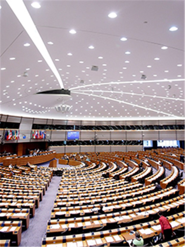 EU-Parlamentarier wollen strenge Regeln für Arzneimittel-Werbung Die EU-Parlamentarier wollen, dass Aufsichtsbehörden die künftigen Arznei-Infos erst freigeben müssen.