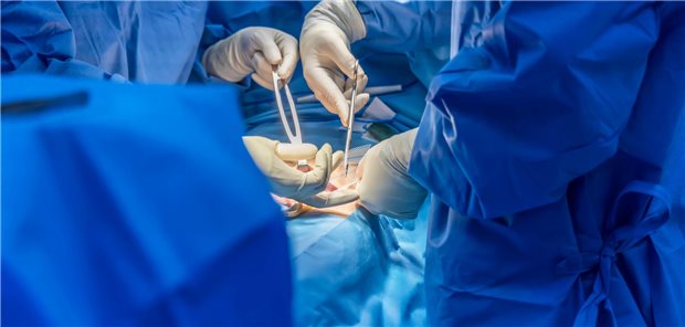 Die Einschätzung des Operationsrisikos solle Mazen Al-Mansour und seinem Team zufolge einem „ganzheitlichen, integrativen Ansatz“ folgen, bei dem „der kumulative Effekt multipler Faktoren berücksichtigt werden sollte“.