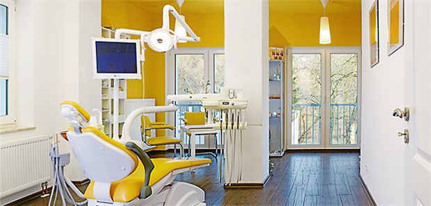 Die Einzelpraxisgründung ist bei Zahnärzten im Trend.