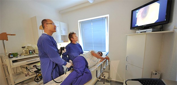 Die Endoskopie ist weiterhin Goldstandard zur Evaluation der Entzündungsaktivität insbesondere im terminalen Ileum und Kolon.