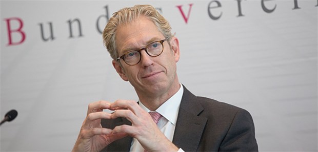 Gassen reagiert gelassen Die Entbudgetierung der haus- und fachärztlichen Grundleistungen könnte die Diskussion um die Zwei-Klassen-Medizin entspannen, findet KBV-Chef Dr. Andreas Gassen.
