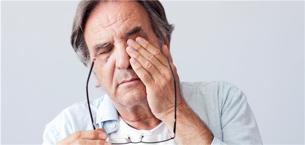 Die Entzündungsprozesse in den Gelenken von RA-Patienten können zu Schwächegefühl, Abgeschlagenheit und Erschöpfung führen.