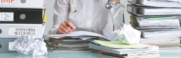Das Formularlabor Westfalen-Lippe Die Formularflut nimmt auch in Nordrhein-Westfalens Praxen überhand. Die KV Westfalen-Lippe will dabei helfen, praktikable und sinnvolle Formulare zu entwickeln - zur Entlastung des Praxispersonals.