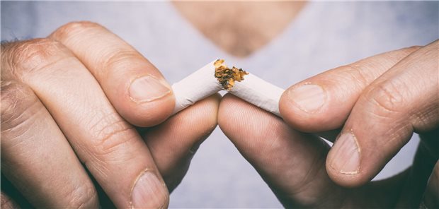 Die Forschenden resümieren, dass die Vorteile des Rauchstopps zur Milderung des Krankheitsverlaufes bei systemischer Sklerose (SSc) unbestreitbar seien. Deshalb plädieren sie für die Implementierung einer gezielten Beratung zur Rauchentwöhnung und wirksamer Interventionen für alle Individuen mit SSc.