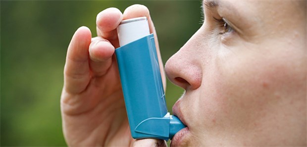 Spätes Asthma riskant für Herz und Hirn Die Forscher verglichen in ihrer Studie Probanden mit einer frühen Asthma-Diagnose vor dem 18. Lebensjahr und solchen mit einer späten Diagnose.