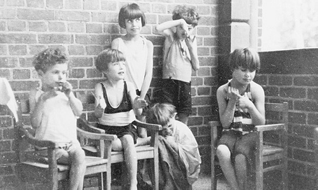 Pädiater im Dienste der Nazis Die Fröhlichkeit der Kinder, die nichts von ihrem Schicksal wissen, beklemmt.