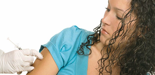 Bewusst falsche Infos über HPV-Impfung? Die GKV zahlt Mädchen zwischen 12 und 17 Jahren die HPV-Impfung.