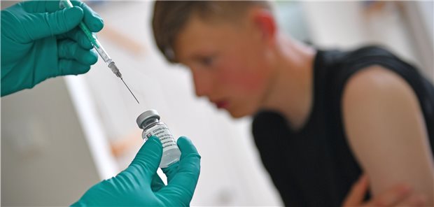 Corona-Impfangebot an Teenager entzweit die Ärzteschaft Die Gesundheitsminister empfehlen, Kinder und Jugendliche gegen COVID-19 zu impfen. Die STIKO hat noch keine Entscheidung getroffen.