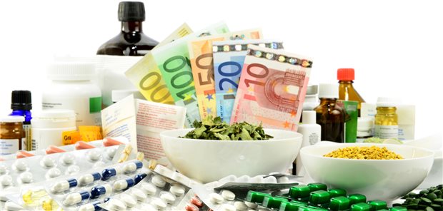 AOK: Für arme Versicherte erhalten die Krankenkassen zu wenig Geld Die Gesundheitsversorgung der gesetzlich Versicherten wird aus dem Gesundheitsfonds finanziert (hier ein Symbolbild). Die unterschiedlichen Risiken der Versicherten wiederum soll der Risikostrukturausgleich abfedern. Wie ihm das gelingt, dazu sind die Krankenkassen meist unterschiedlicher Meinung.