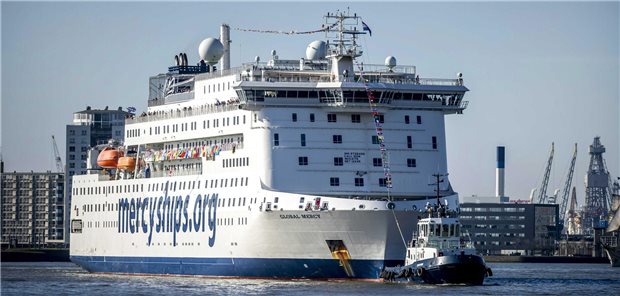 Weltgrößtes Hospitalschiff in Sierra Leone angekommen Die Global Mercy
