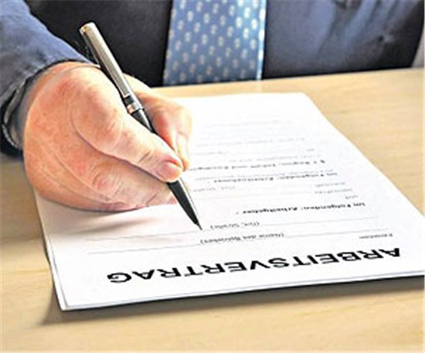 Die Krux mit bestehenden Arbeitsverträgen Die Gründung einer Kooperation ändert an Altverträgen der MFA nichts.