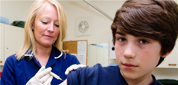 Die HPV-Impfung wird mittlerweile für alle Kinder zwischen 9 und 14 Jahren empfohlen.